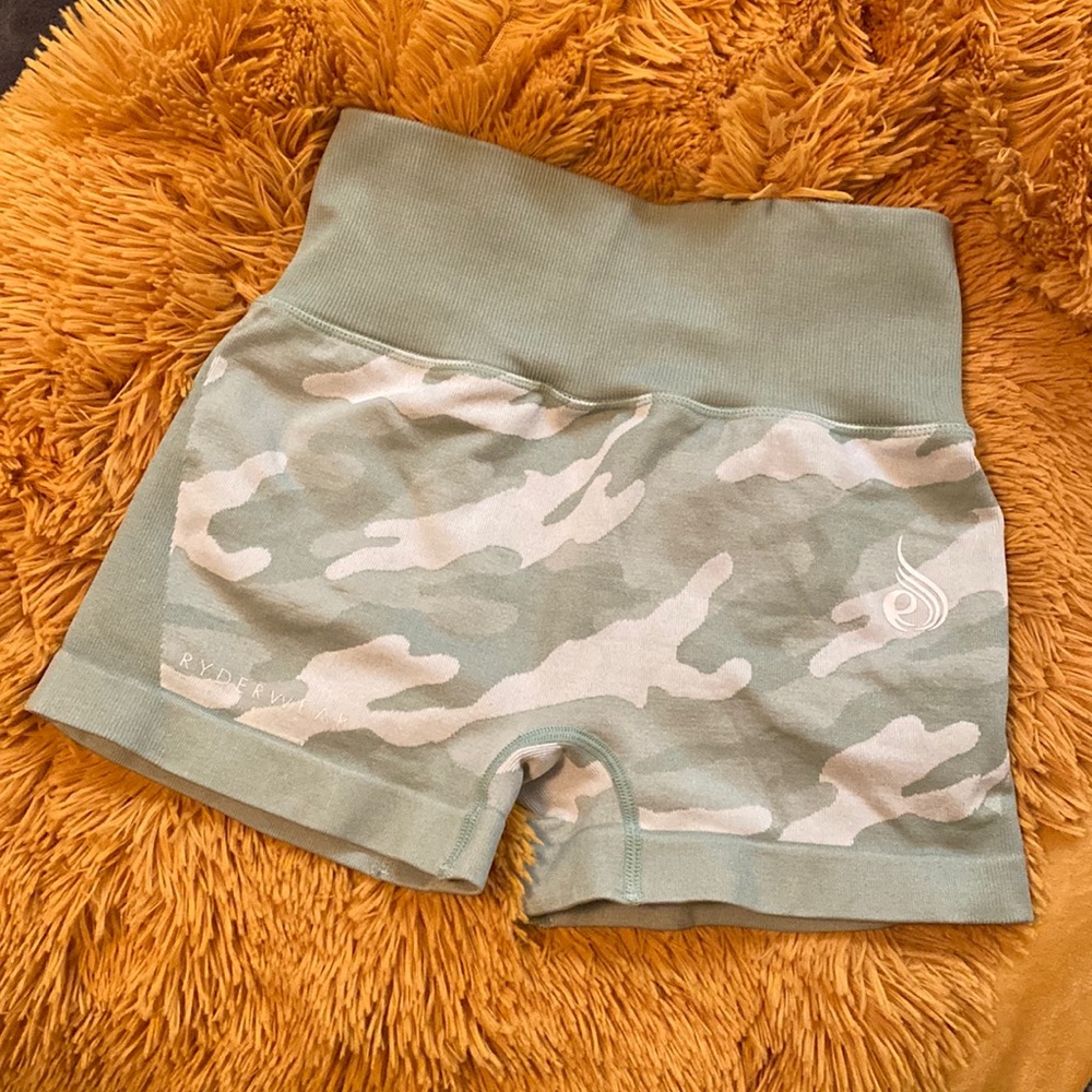 Ryderwear camo seamless high waisted gym shorts